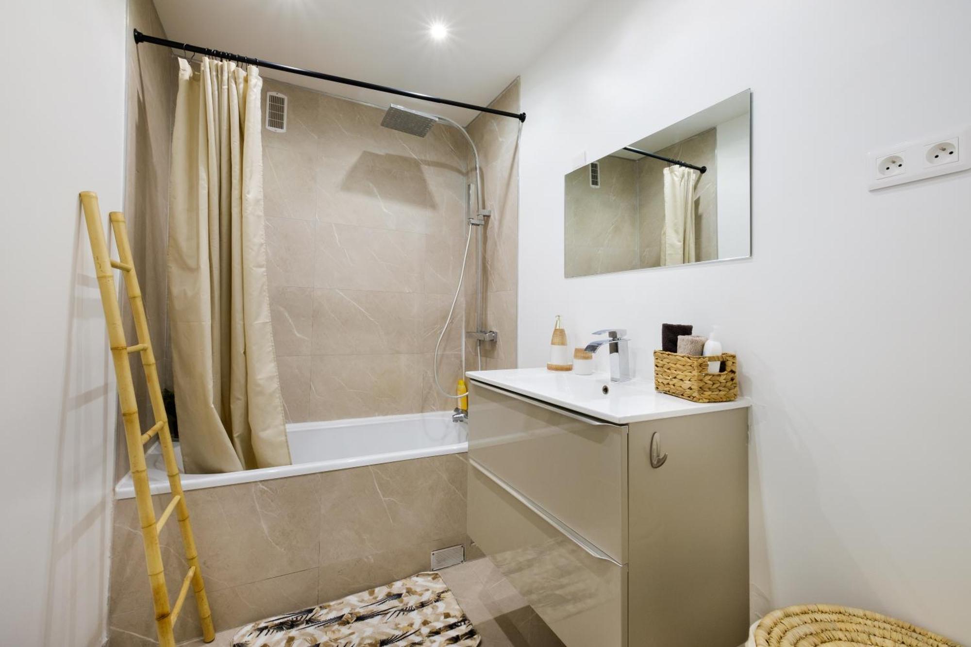 Le Millesime ~ Vue ~ Balcon ~ Parking Apartment กาญเนอ-ซูร์-แมร์ ภายนอก รูปภาพ